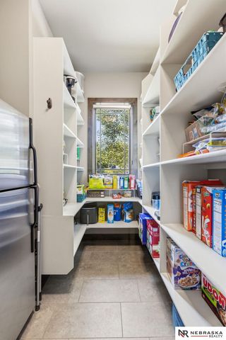 9414 Davenport Street, Omaha, NE 68114