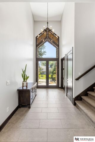 9414 Davenport Street, Omaha, NE 68114