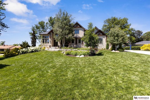 9414 Davenport Street, Omaha, NE 68114