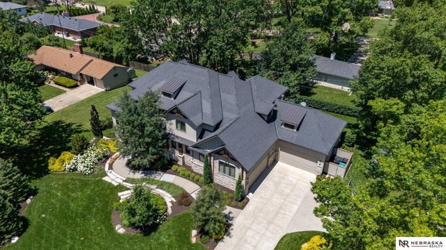 9414 Davenport Street, Omaha, NE 68114
