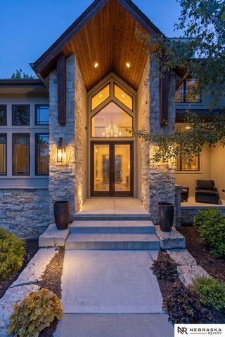 9414 Davenport Street, Omaha, NE 68114
