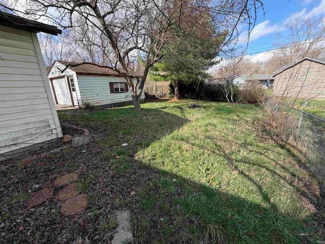 1427 Baywood Drive, New Haven, IN 46774