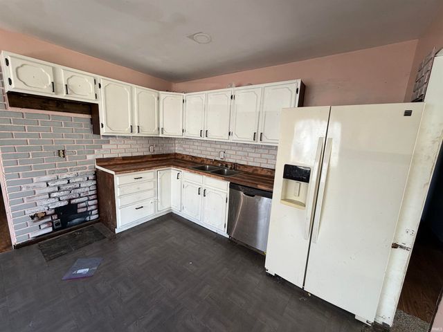 1427 Baywood Drive, New Haven, IN 46774