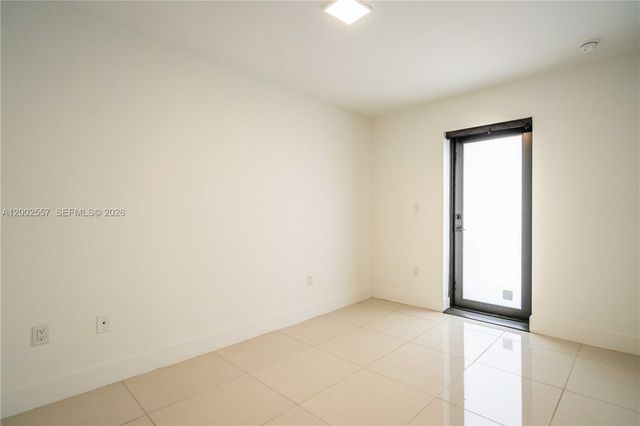 1971 Bay Dr 114, Miami Beach, FL 33141