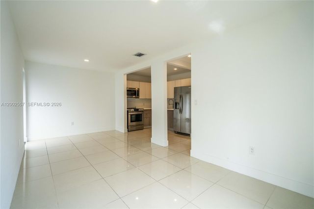 1971 Bay Dr 114, Miami Beach, FL 33141