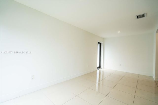 1971 Bay Dr 114, Miami Beach, FL 33141