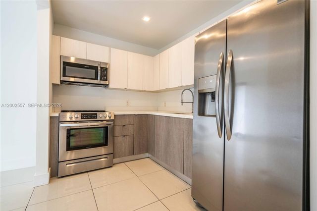 1971 Bay Dr 114, Miami Beach, FL 33141