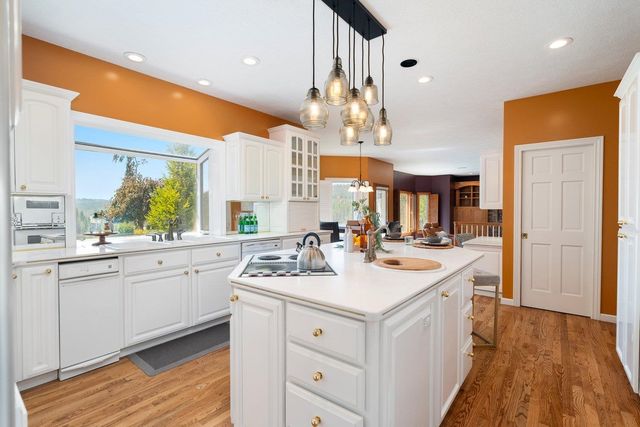 714 E Edenderry Ct, Spokane, WA 99223