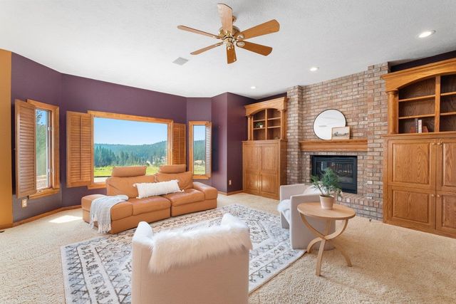 714 E Edenderry Ct, Spokane, WA 99223