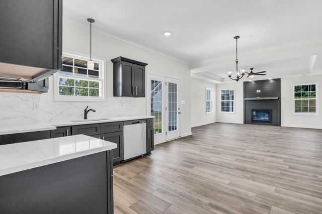 751 Emma Dean Ct, Clarksville, TN 37042