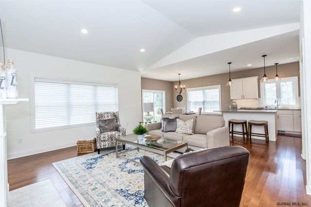 81 Lakepointe Way, Stillwater, NY 12866