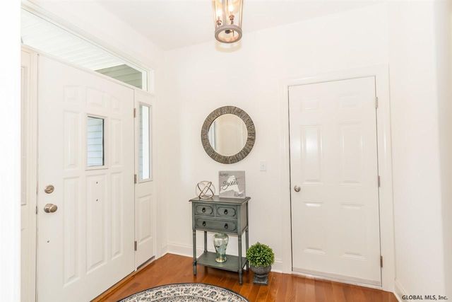 81 Lakepointe Way, Stillwater, NY 12866