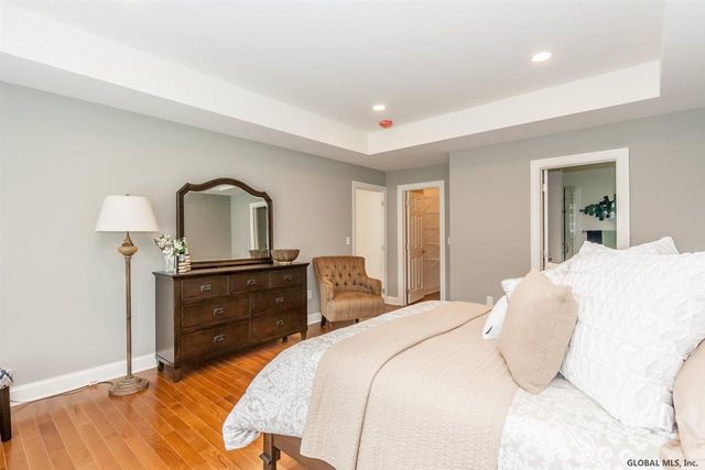 81 Lakepointe Way, Stillwater, NY 12866