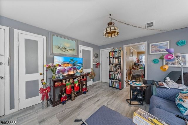 973 Ellis Pkwy, Edison Twp., NJ 08820