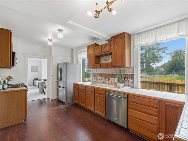 1901 Hoyt Avenue, Everett, WA 98201