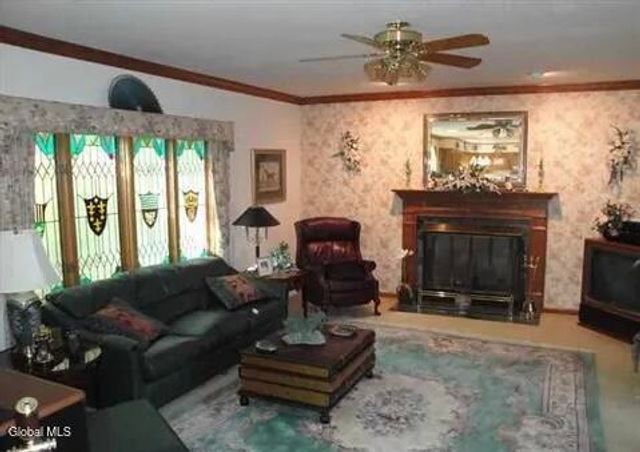 225 Long Meadow Lane, Rotterdam, NY 12306