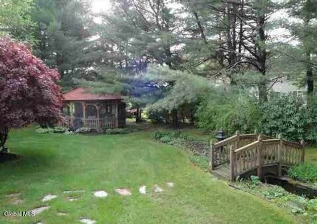 225 Long Meadow Lane, Rotterdam, NY 12306