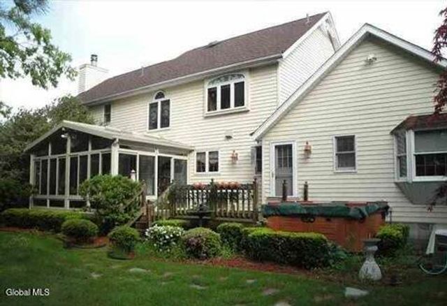 225 Long Meadow Lane, Rotterdam, NY 12306