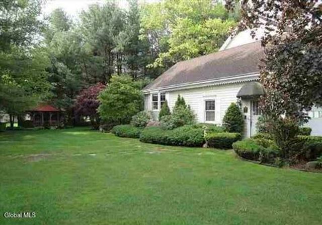 225 Long Meadow Lane, Rotterdam, NY 12306