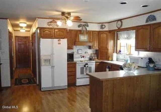 225 Long Meadow Lane, Rotterdam, NY 12306