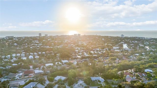 635 TROPICAL CIRCLE, Sarasota, FL 34242