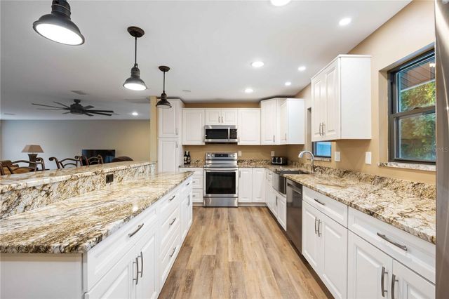 635 TROPICAL CIRCLE, Sarasota, FL 34242