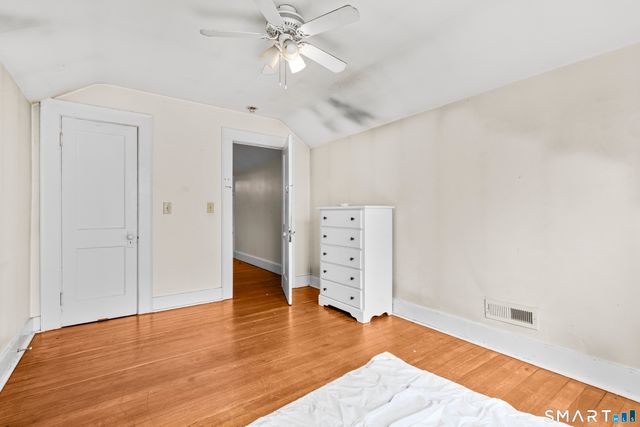 39 Oakridge Street, Norwich, CT 06360