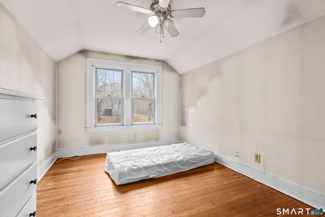 39 Oakridge Street, Norwich, CT 06360