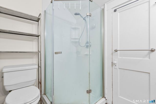 39 Oakridge Street, Norwich, CT 06360