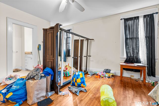 39 Oakridge Street, Norwich, CT 06360