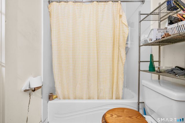 39 Oakridge Street, Norwich, CT 06360