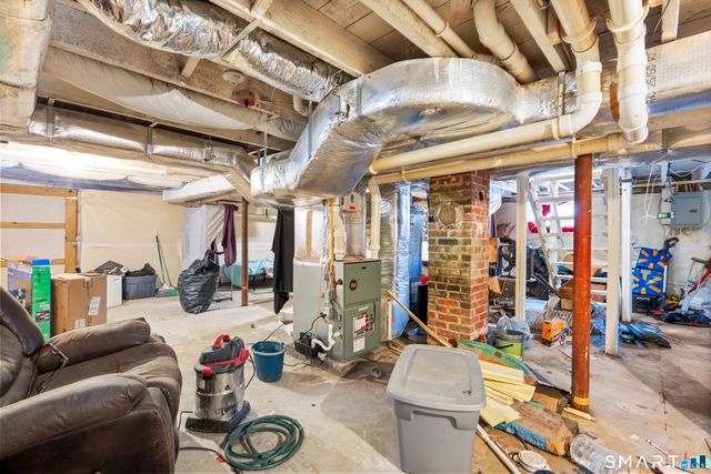 39 Oakridge Street, Norwich, CT 06360