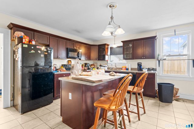 39 Oakridge Street, Norwich, CT 06360