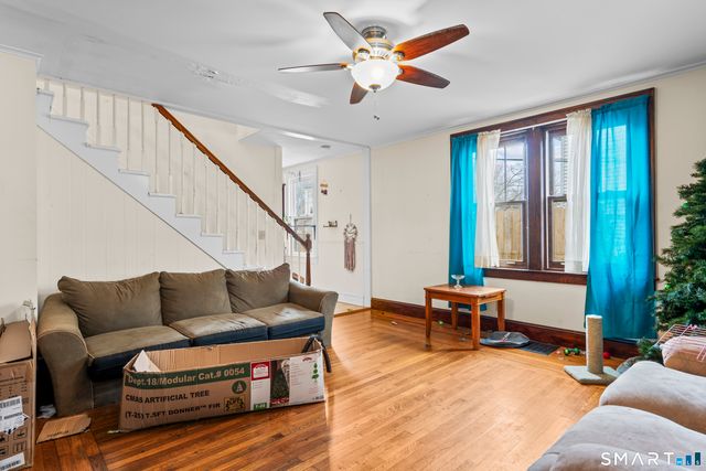 39 Oakridge Street, Norwich, CT 06360