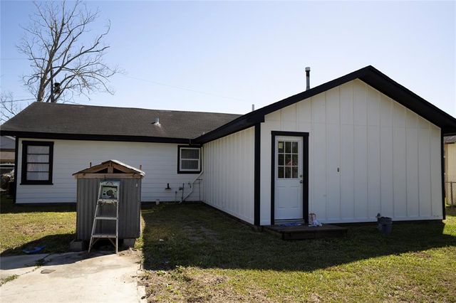 3280 Cartwright Street, Beaumont, TX 77701