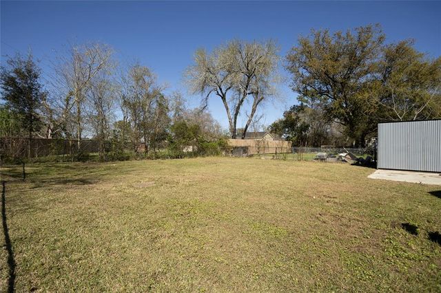 3280 Cartwright Street, Beaumont, TX 77701