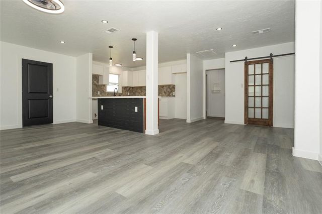 3280 Cartwright Street, Beaumont, TX 77701