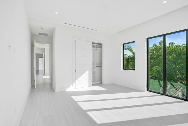 4524 Seagrape Drive 1 North, Lauderdale-By-The-Sea 1 North, Fort Lauderdale, FL 33308