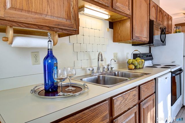 26 Greene Avenue A8, Norwich, CT 06360