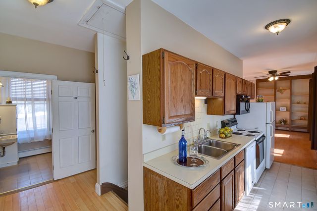 26 Greene Avenue A8, Norwich, CT 06360