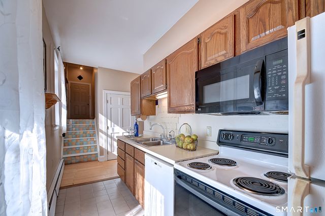 26 Greene Avenue A8, Norwich, CT 06360