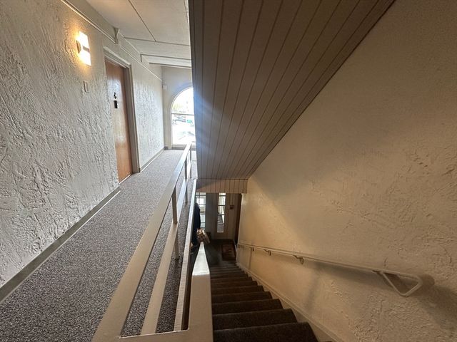 40 High St 305, Dedham, MA 02026