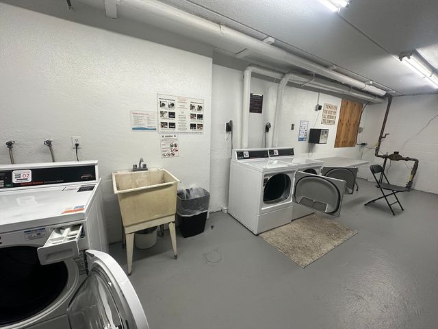 40 High St 305, Dedham, MA 02026