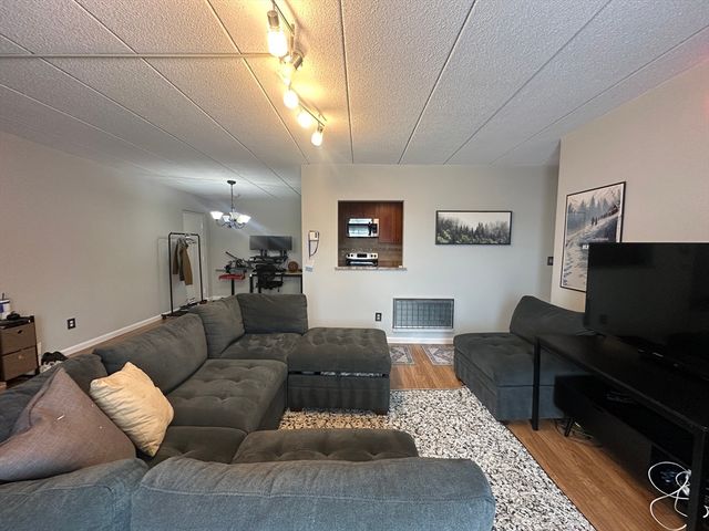 40 High St 305, Dedham, MA 02026