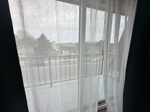 40 High St 305, Dedham, MA 02026