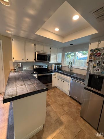 3708 Meade Court, Bakersfield, CA 93309