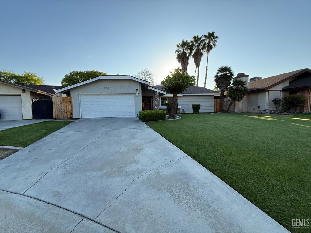 3708 Meade Court, Bakersfield, CA 93309