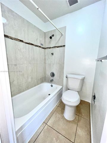 13725 SW 84th St A, Miami, FL 33183