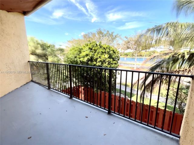 13725 SW 84th St A, Miami, FL 33183