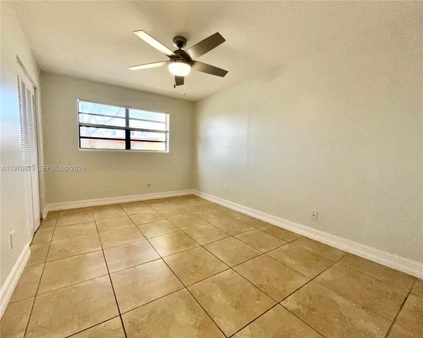 13725 SW 84th St A, Miami, FL 33183